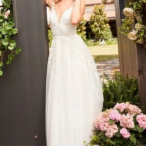 NEW Sherri Hill Gorgeous Floral Appliqued Layered A-line Wedding Dress Size 14